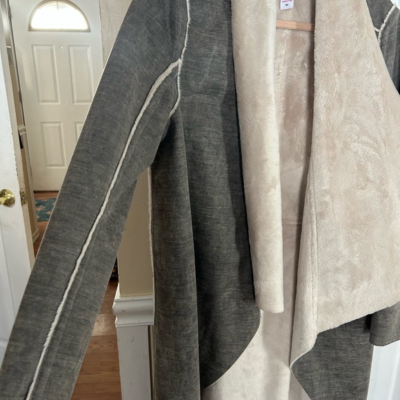 Anthropologie AMADI
Camilla Faux Sueded
Sherpa Wrap Open Long Jacket Medium - Picture 5 of 7